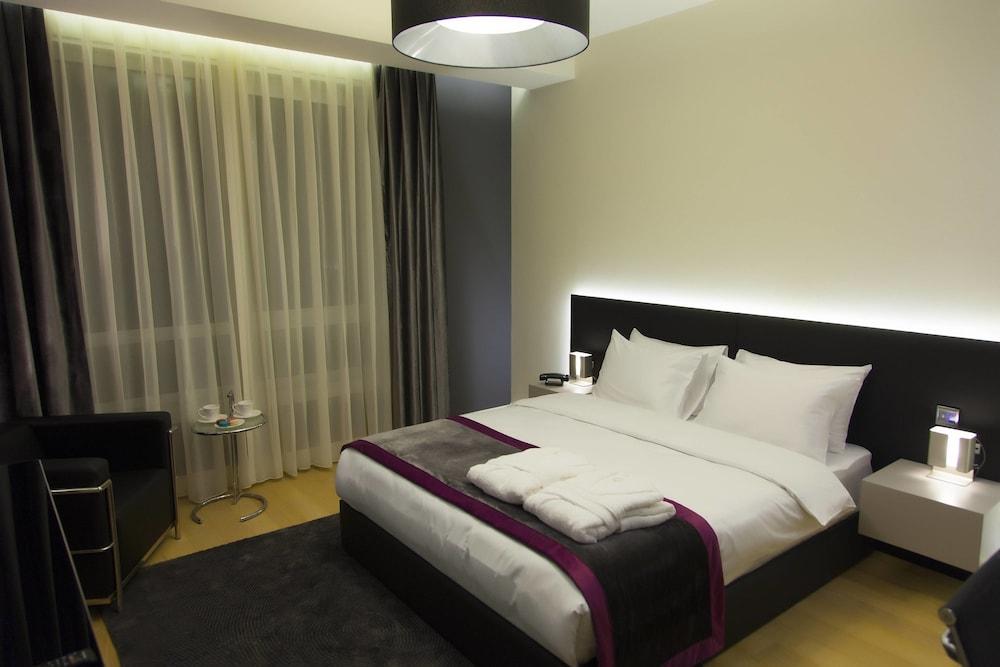 The Leos Aparthotel